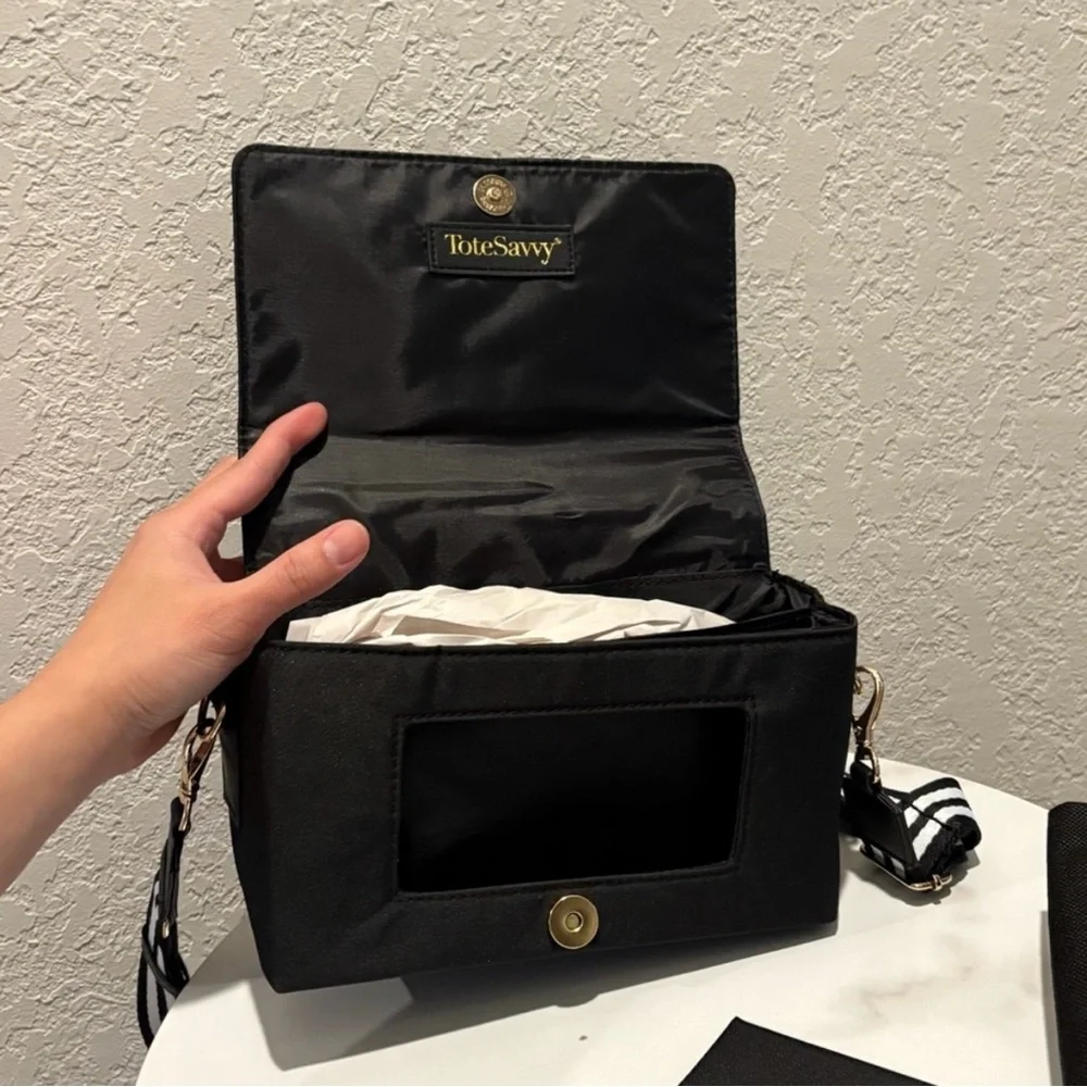 Tote Savvy ‘The Change Kit’ Diaper/Wipes Crossbody Bag NWT